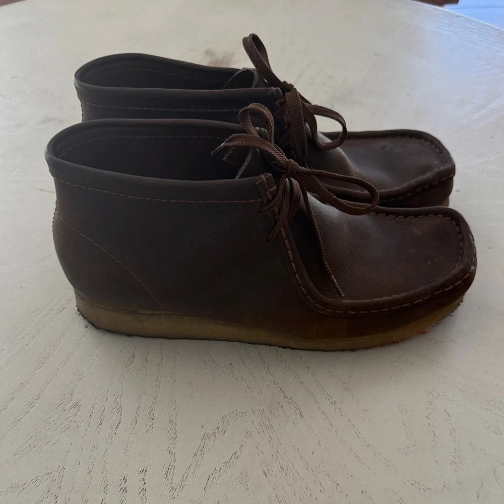 Men's Clarks Brown Leather Wallabe Chukka Boots size 9